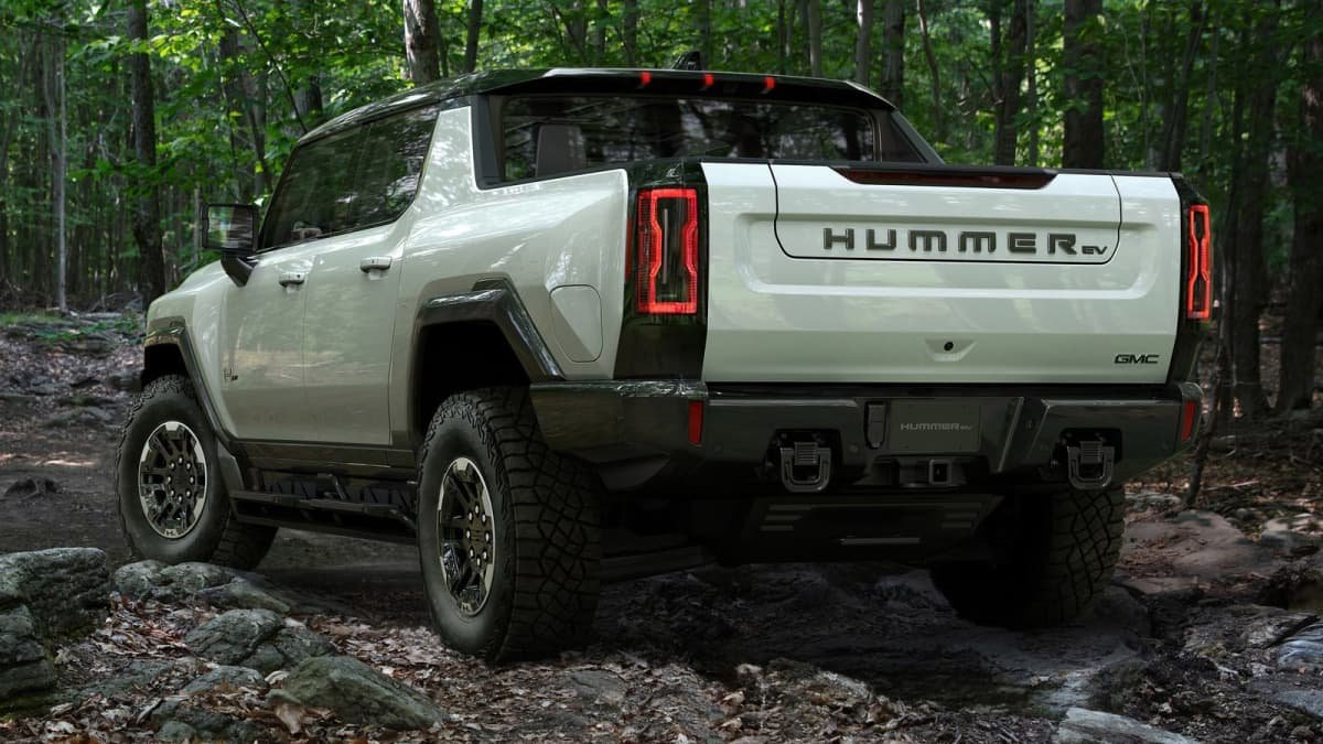 Electric Hummer line-up could expand with mid-size pick-up – report-0