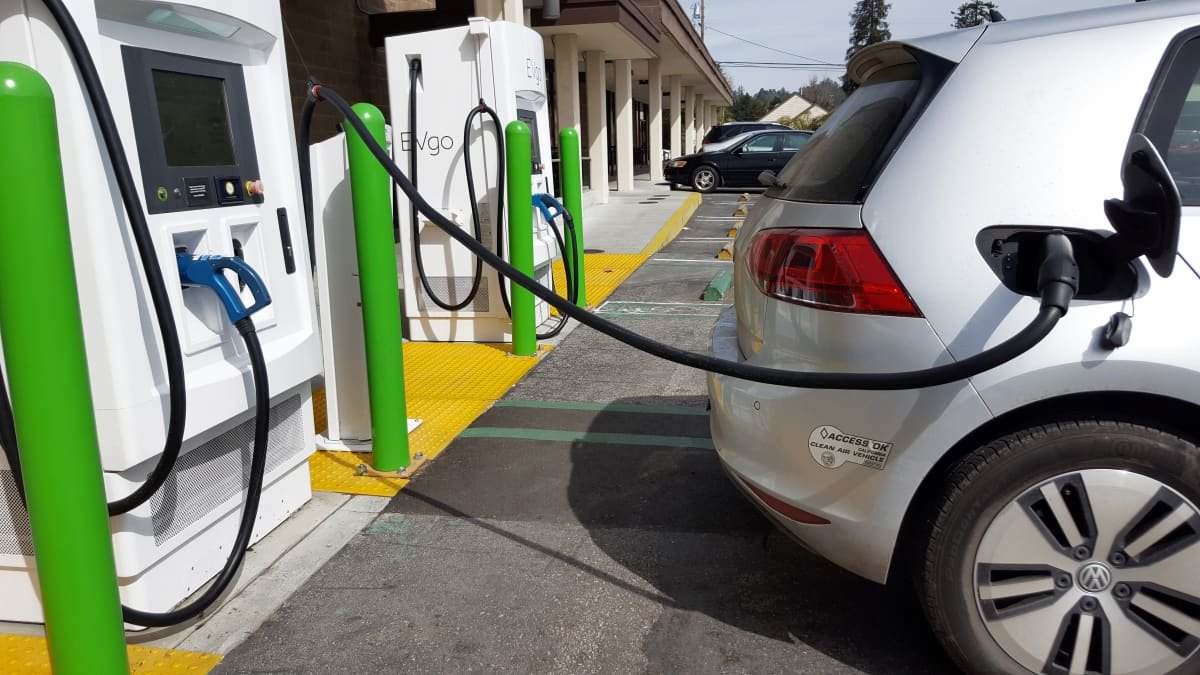 Electric-car owners told to avoid charging during California heatwave-0