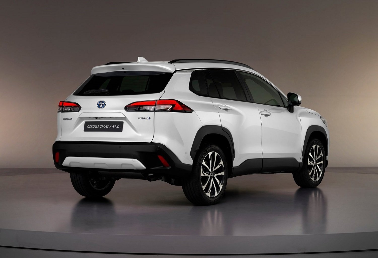 EU-market Toyota Corolla Cross revealed