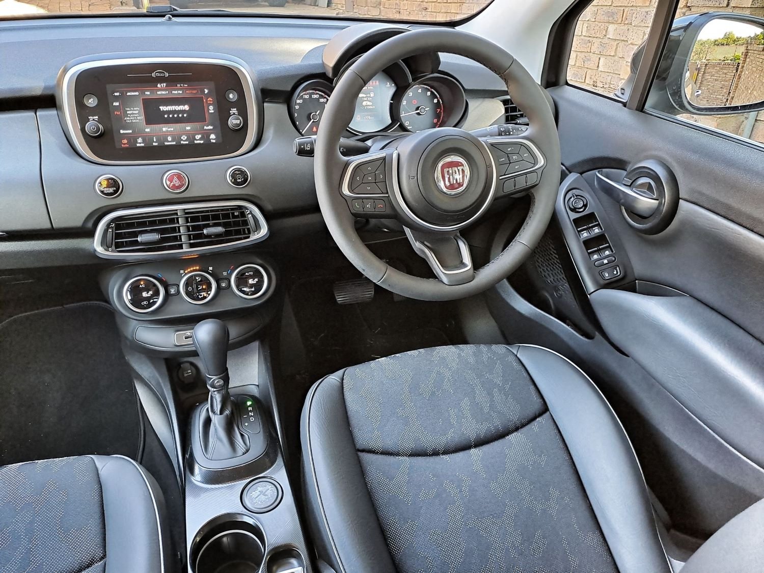 FIat 500X cross interior