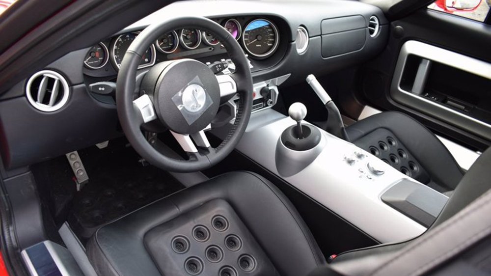 Inside the 2006 Ford GT