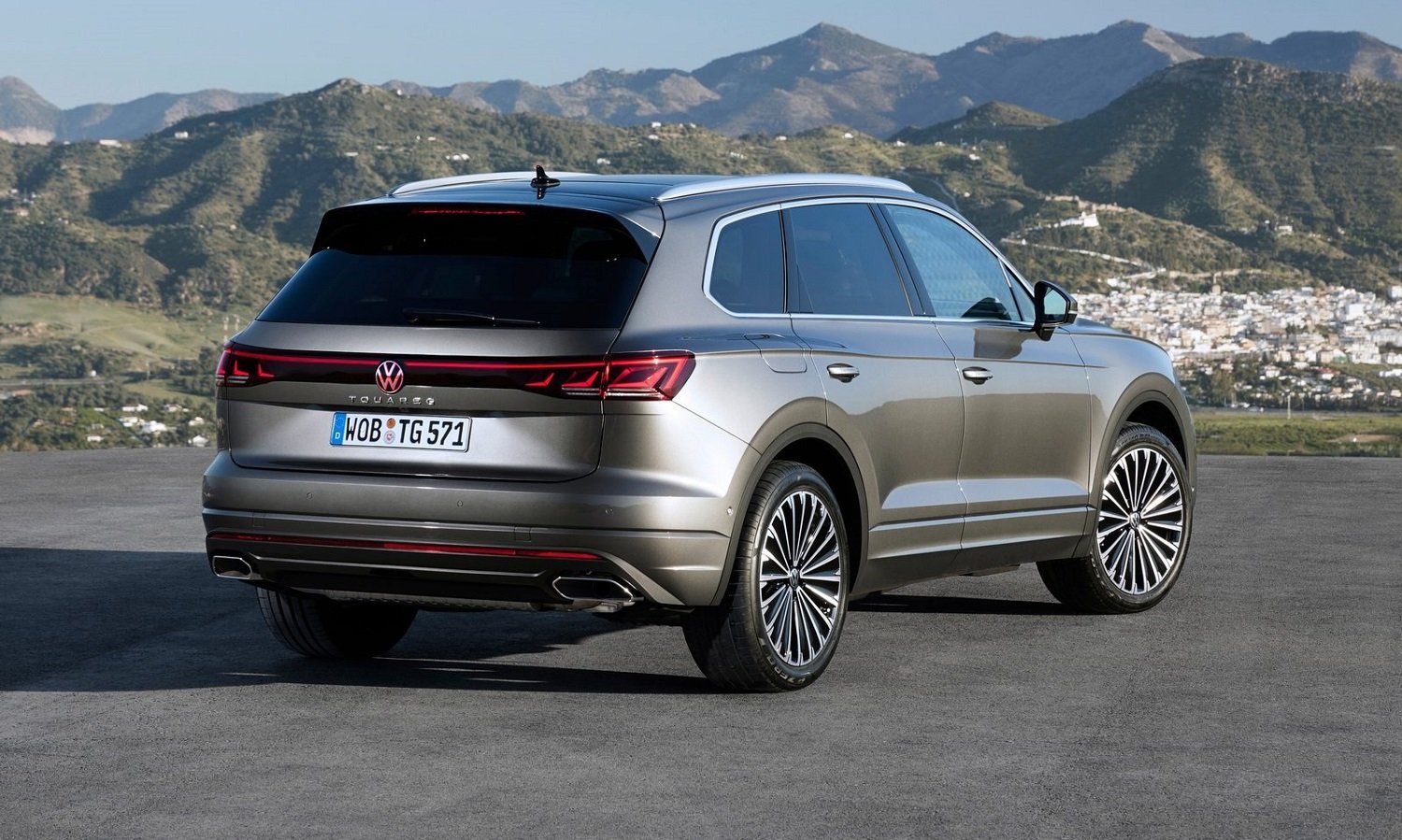 Facelift Volkswagen Touareg revealed