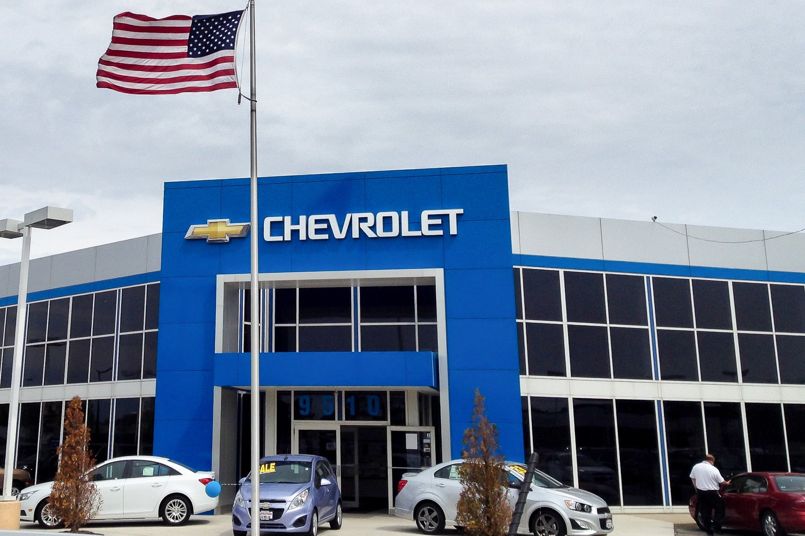chevrolet-dealership.jpg