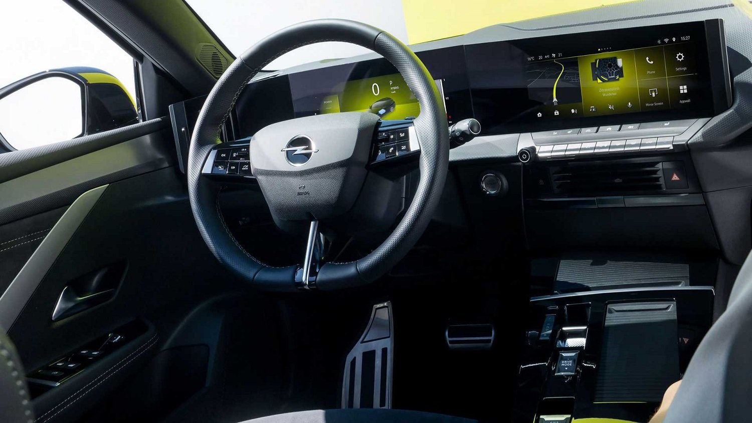 Sporty returns to Opel Astra with new electrified GSe