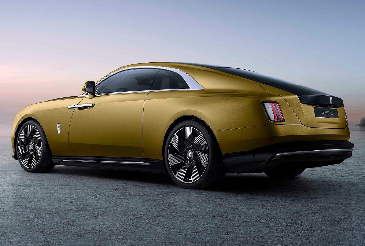 Ghostly Silent All Electric Rolls Royce Spectre Appears For The First