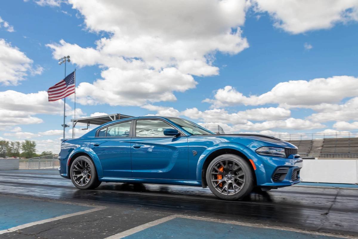 dodge-charger-hellcat-redeye-2021--06-angle--blue--exterior--front.jpg