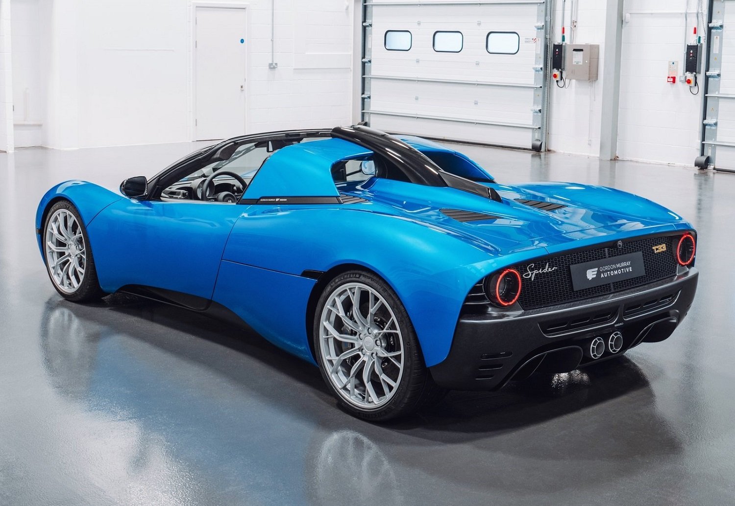 GMA removes wraps off of new T.33 Spider