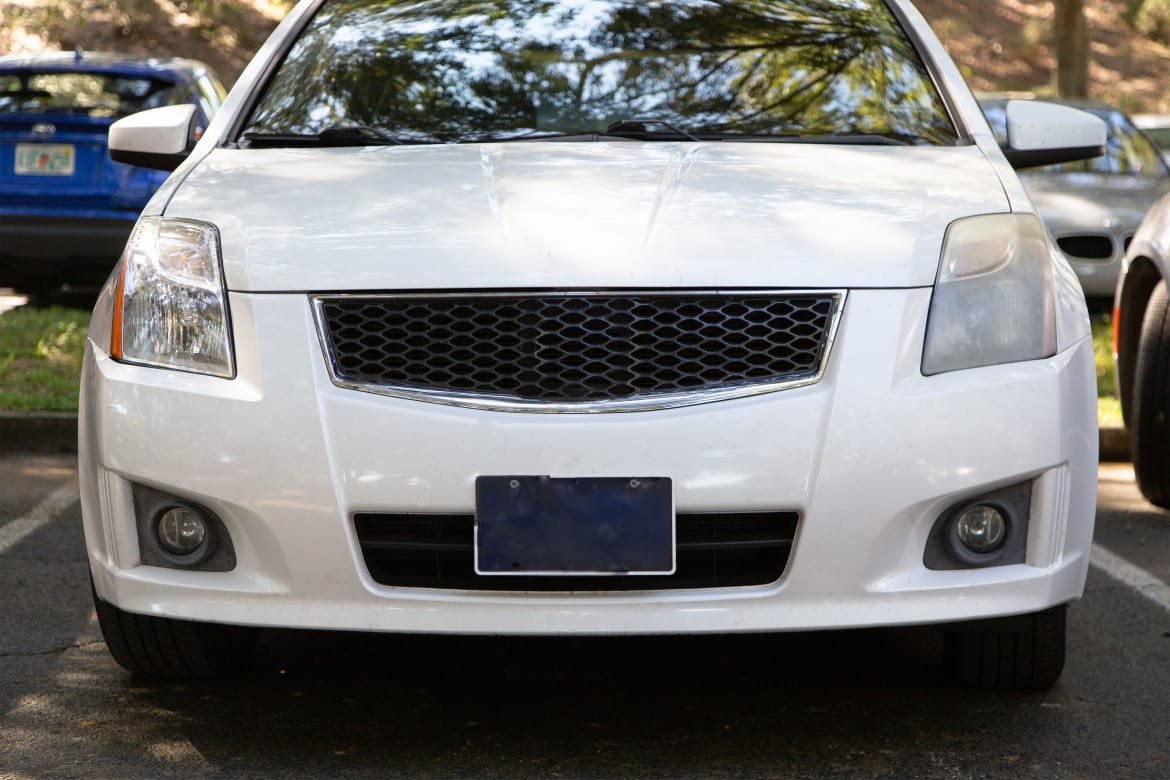 New vs Deteriorated Headlight Same Vehicle.jpg