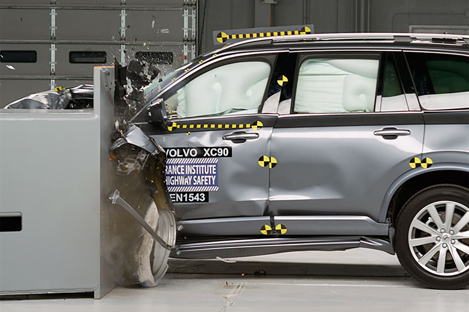 Volvo-XC90-crash-test