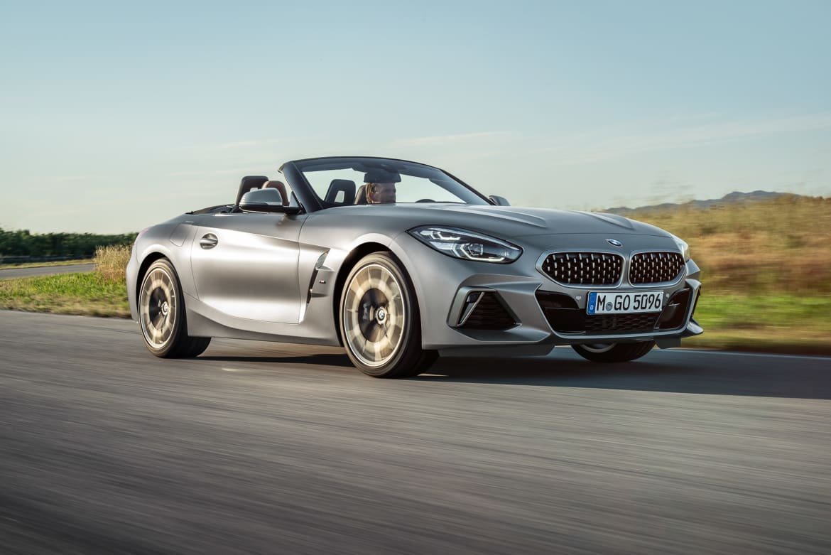 03-bmw-z4-roadster-2019-angle--exterior--front--silver.jpg