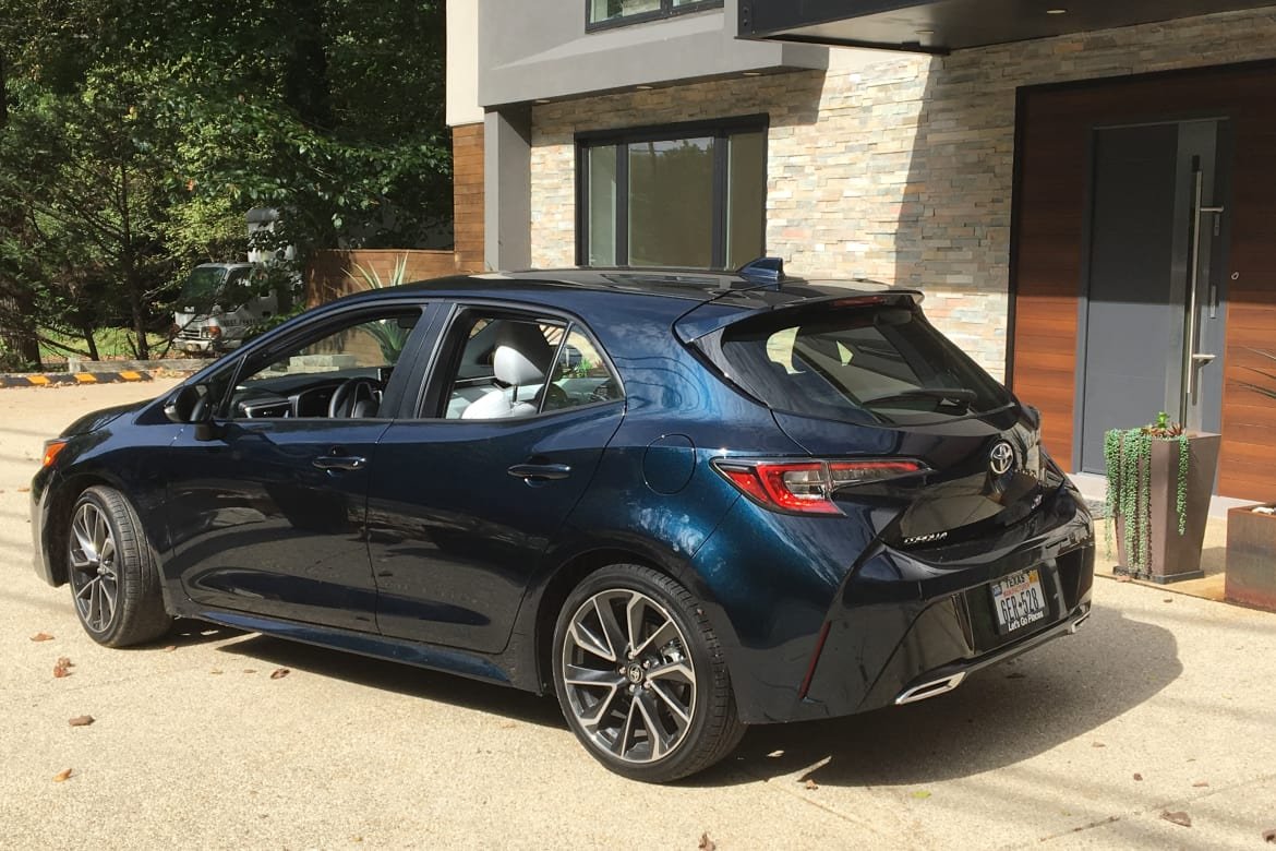 2019 Toyota Corolla Hatchback 3 FM.jpg