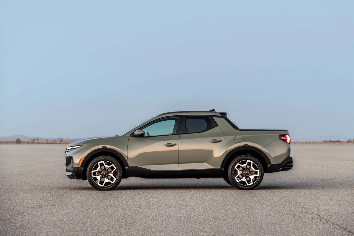 hyundai-santa-cruz-2022-oem-14-exterior--profile.jpg