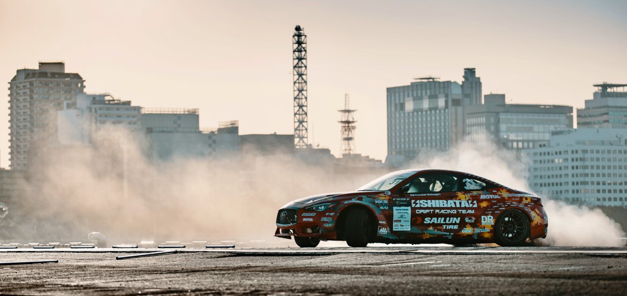 Infiniti Q60 drift