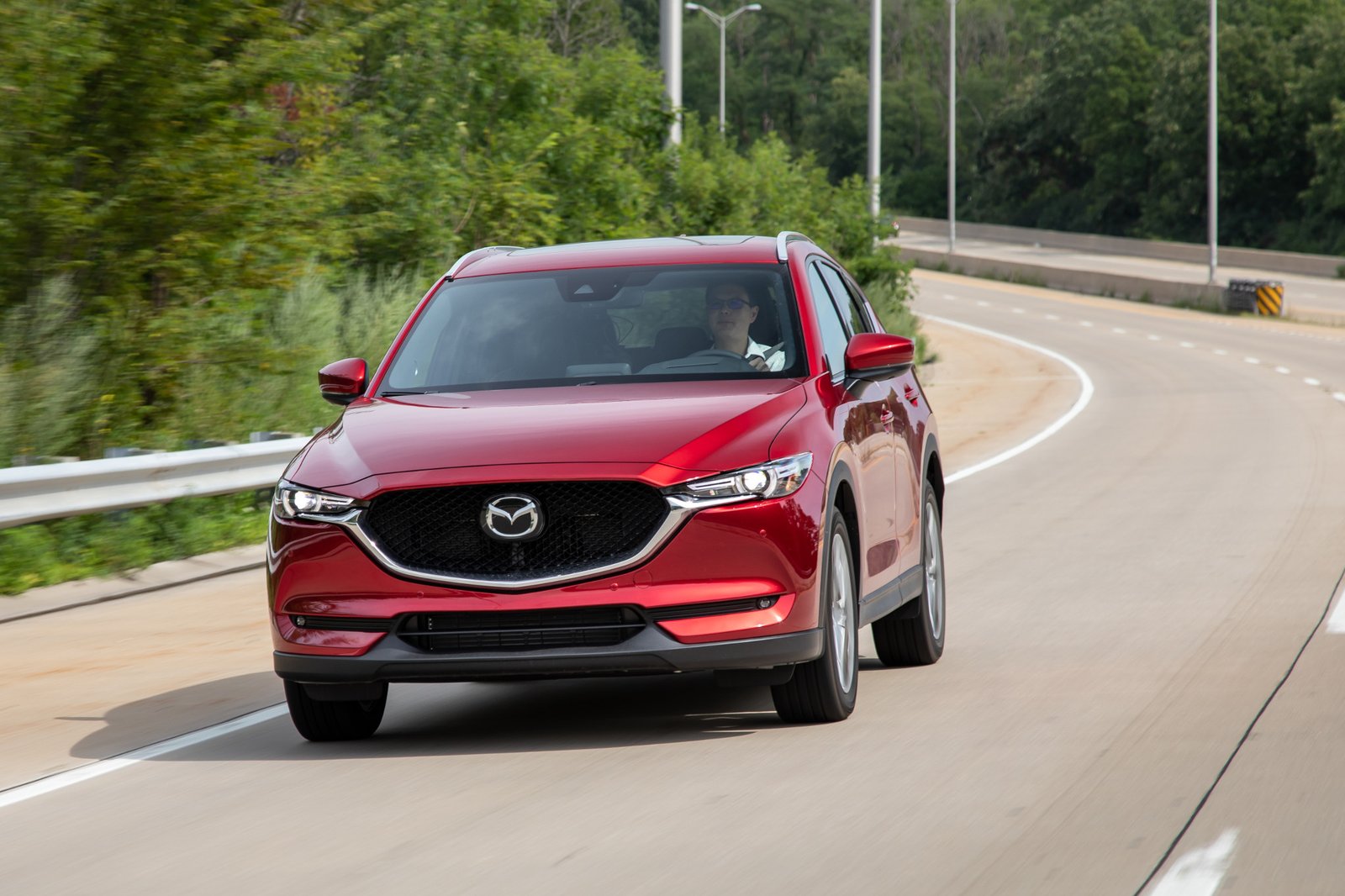 mazda-cx-5-2019-01-angle--dynamic--exterior--front--red.jpg