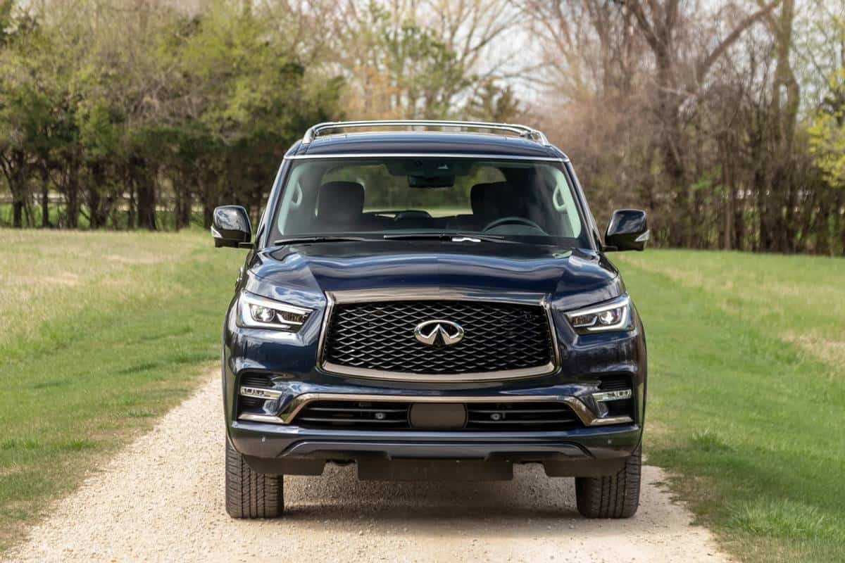 infiniti-qx80-2021--04-blue--exterior--front.jpg