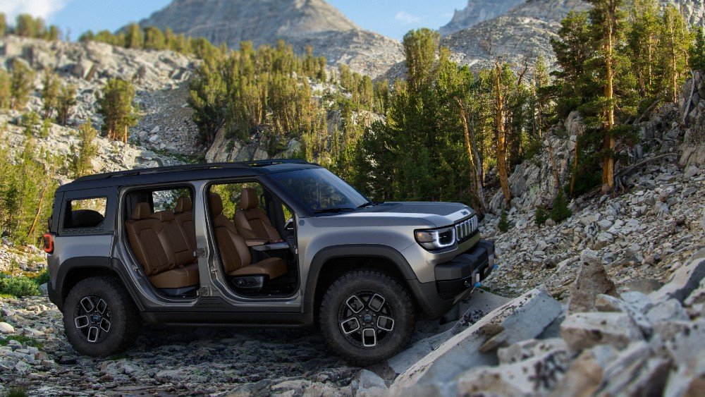 The 2024 Jeep Recon from the side