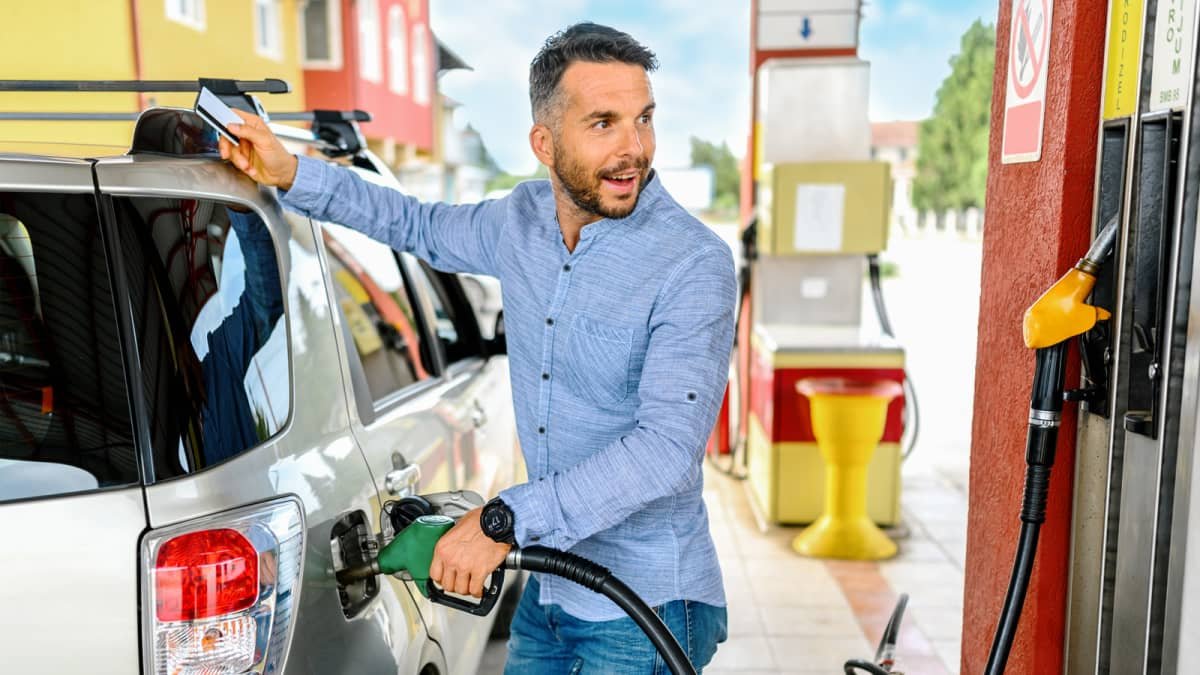 School holiday bonus: Fuel prices drop again, but only for two more weeks-0