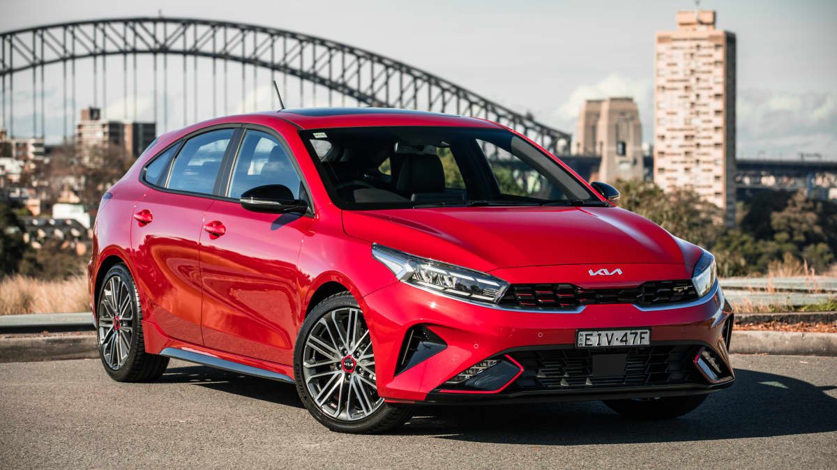 Kia Cerato GT hatch v Volkswagen Golf Life comparison-0