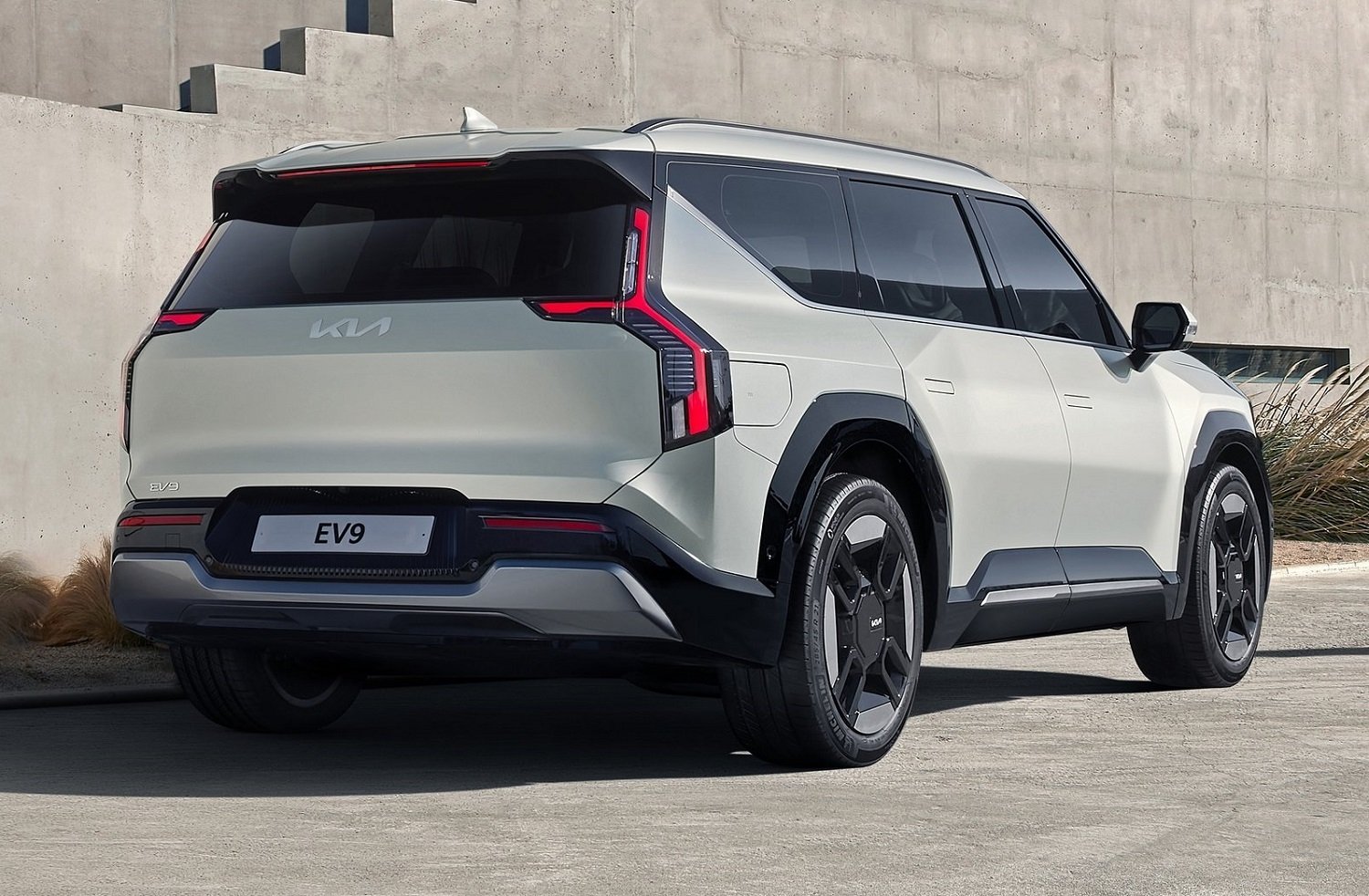 Mammoth Kia EV9 officially revealed