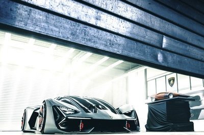 Four-wheel torque control, dynamic body control system