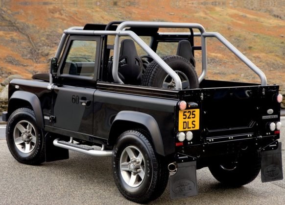 Land Rover Exec confirms “there is demand” for a new Defender bakkie