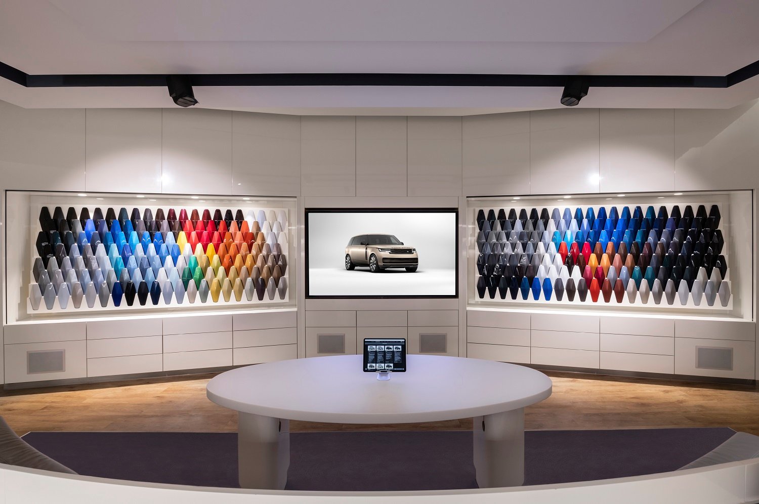 Land Rover subtly updates full-size Range Rover