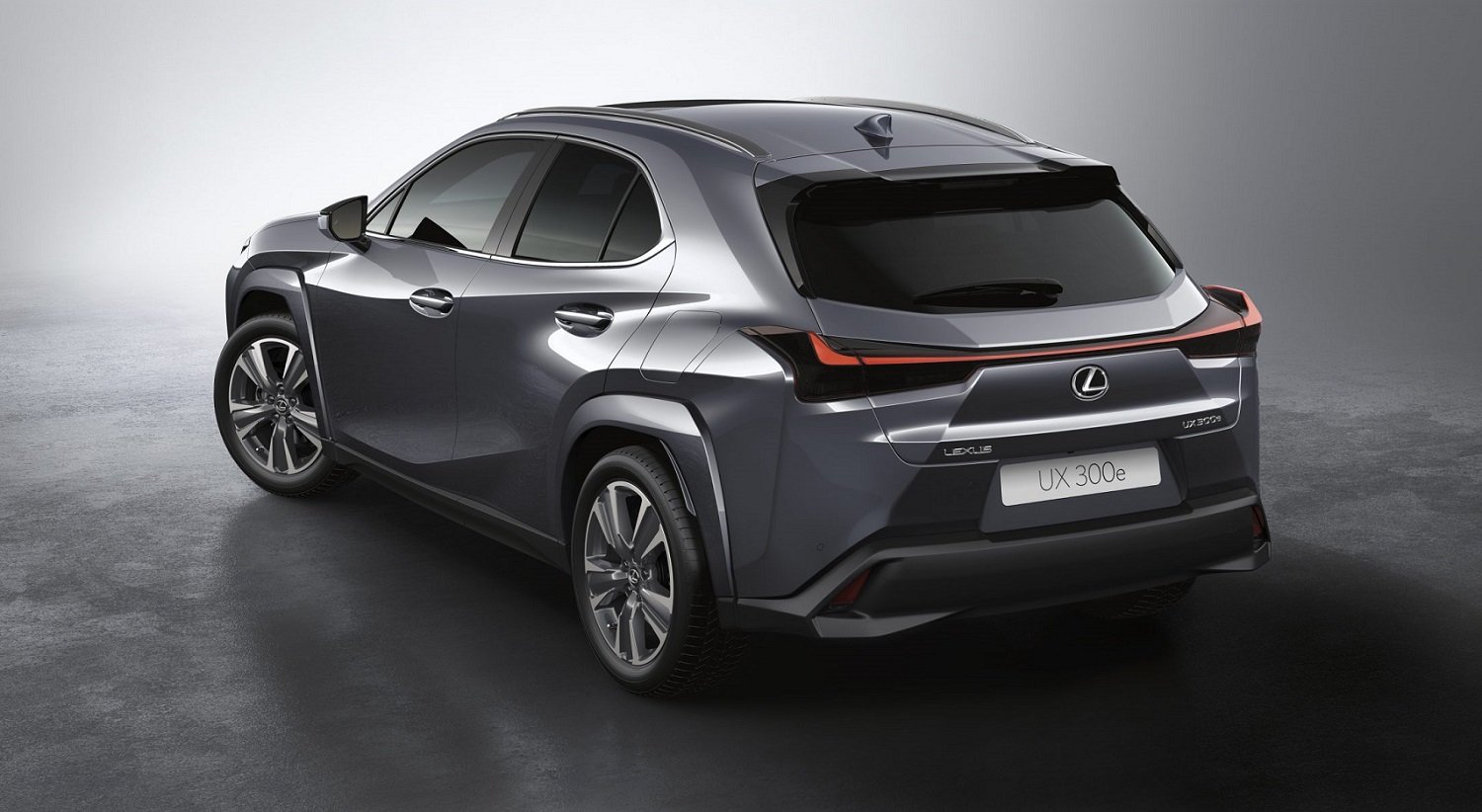 facelift Lexus UX 300e revealed