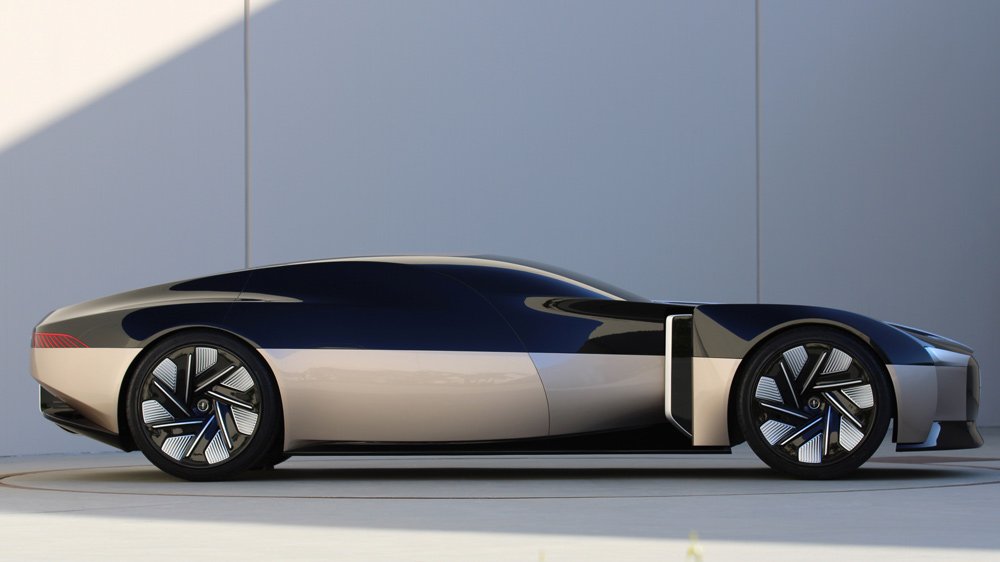 The Lincoln Anniversary concept car.