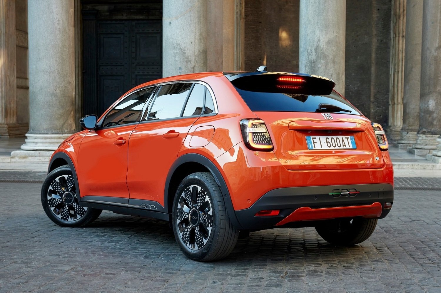 Revived all-electric Fiat 600e officially revealed