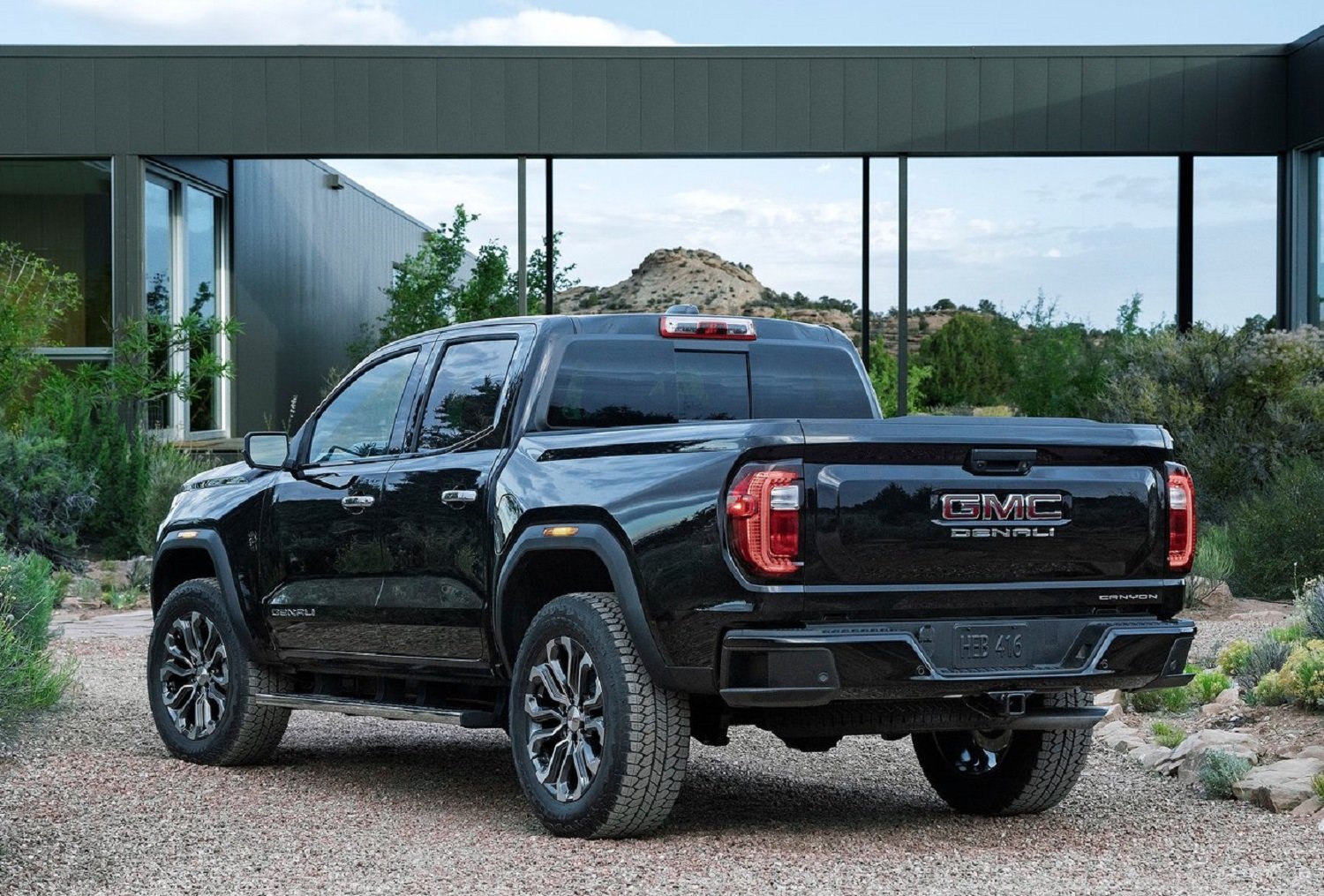 Updated GMC Canyon revealed