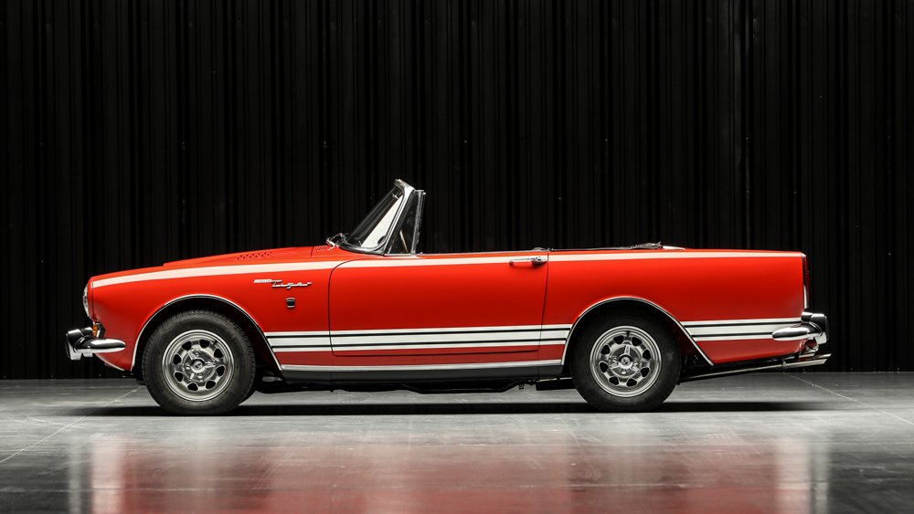 A 1967 Sunbeam Tiger Mk II sports car.
