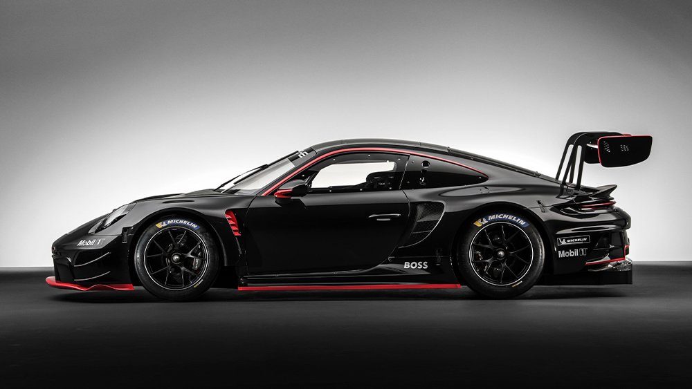 Porsche 911 GT3 R 2 in profile