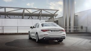 A rear 3/4 view of the Mercedes-Benz S63 E Performance Edition 1