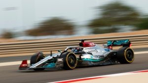 George Russell racing in Formula 1 for the Mercedes-AMG Petronas team.