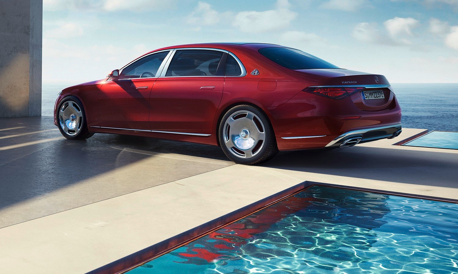 Plugged-in Mercedes-Maybach S580 e revealed