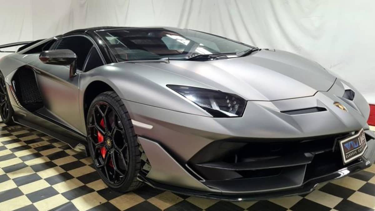 Million-dollar Lamborghini Aventador heads to auction without reserve