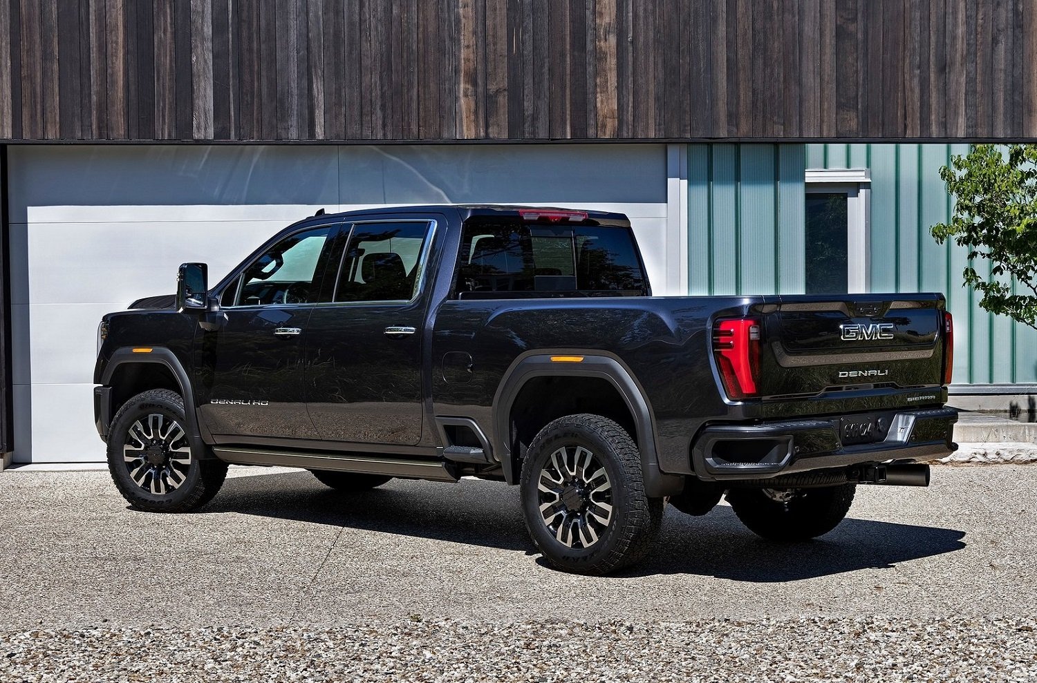 Updated GMC Sierra HD revealed