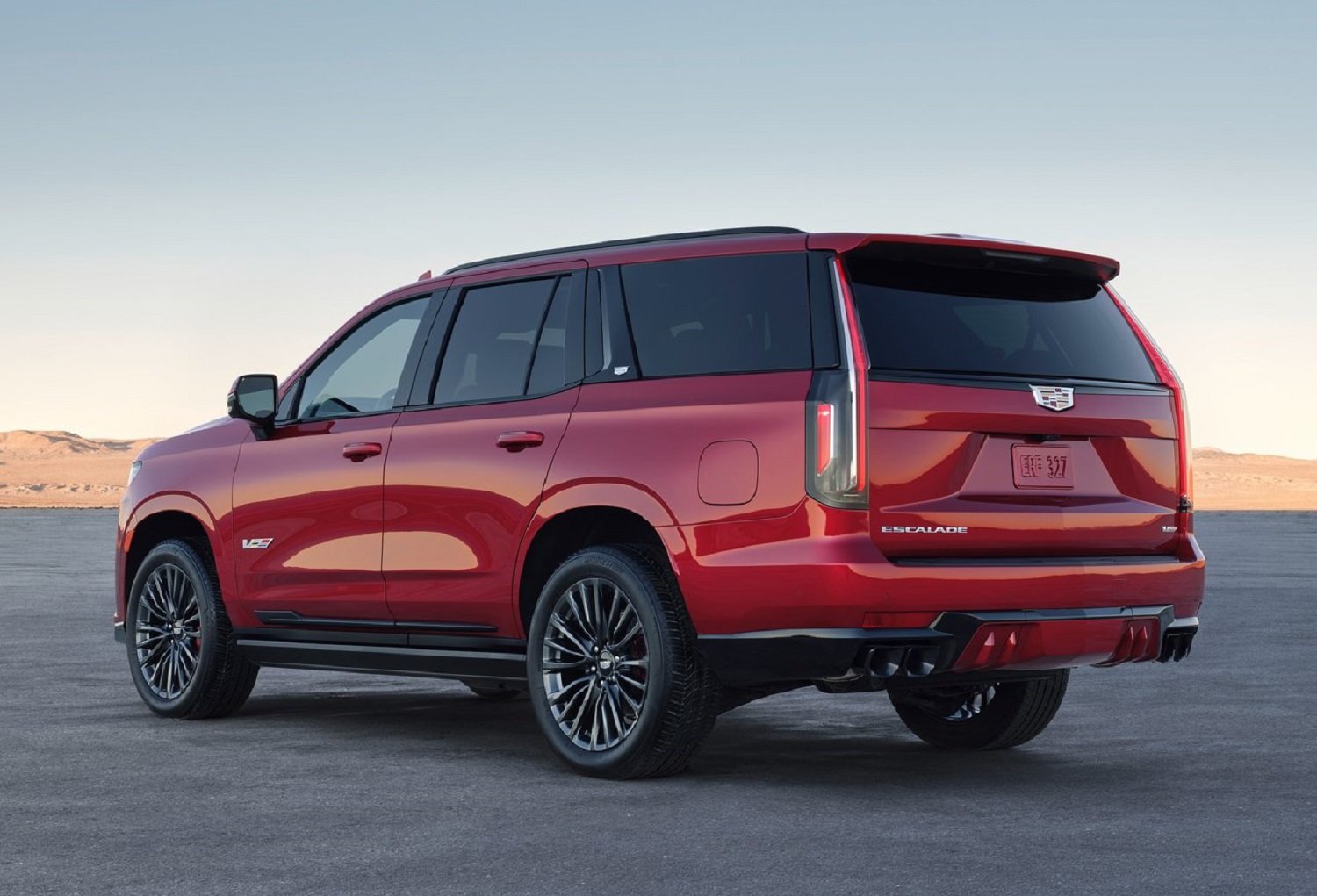 Cadillac Escalade-V revealed