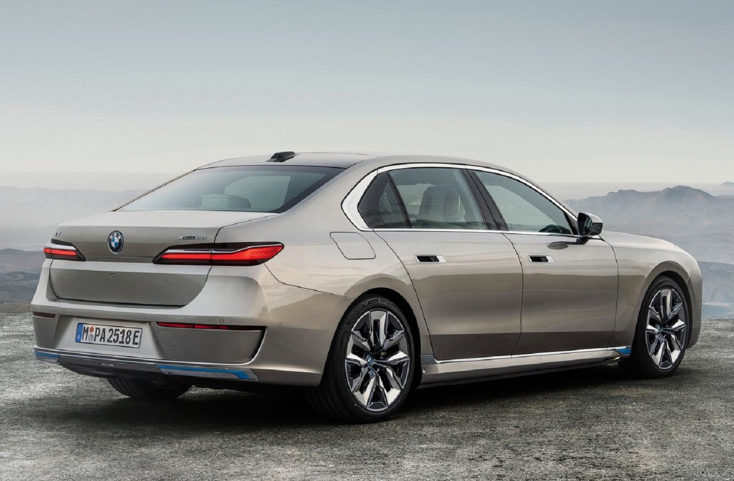 New BMW 7 Series and facelift X7 South Africa price