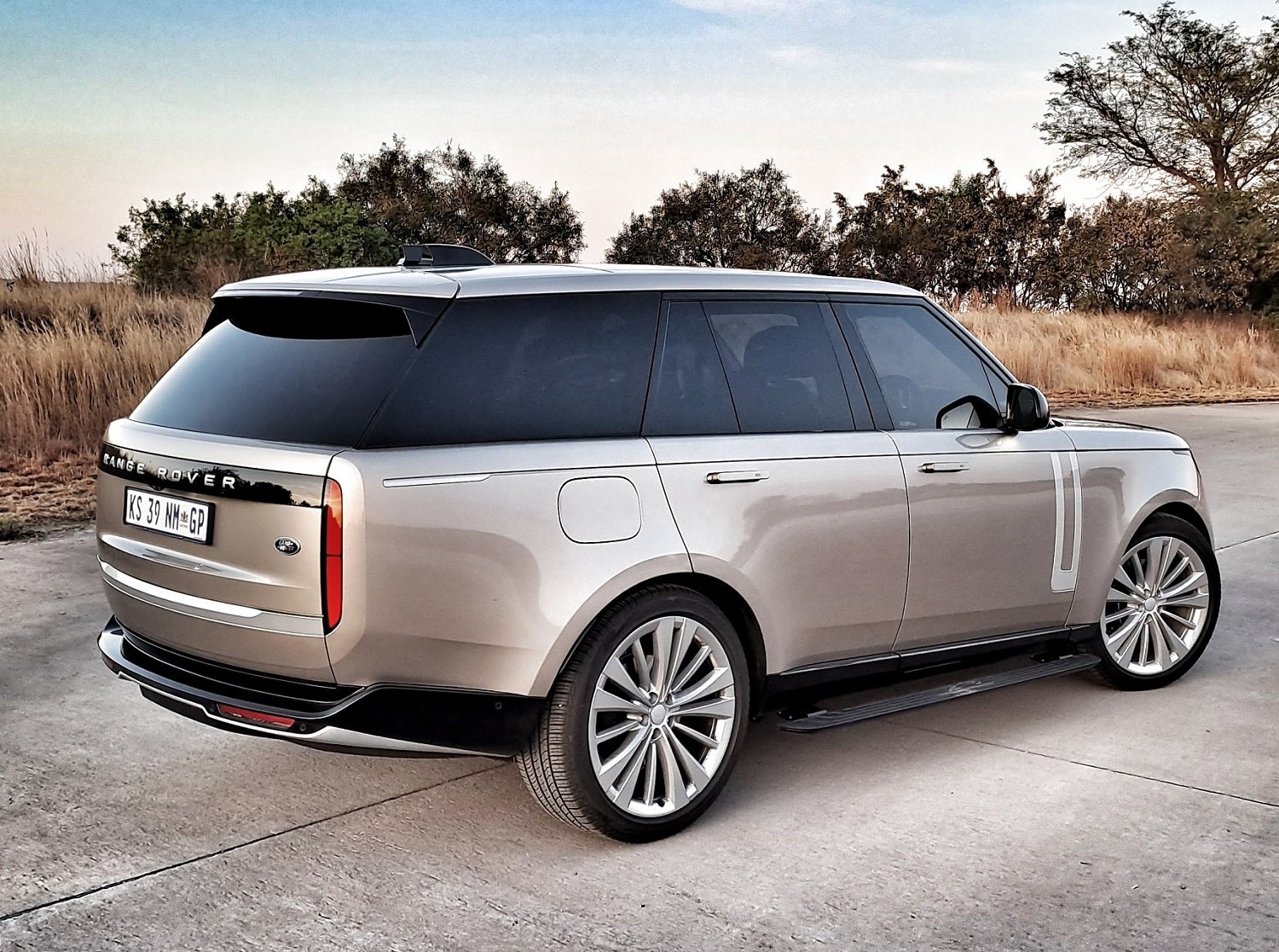 Land Rover Range ROver D350 First Edition