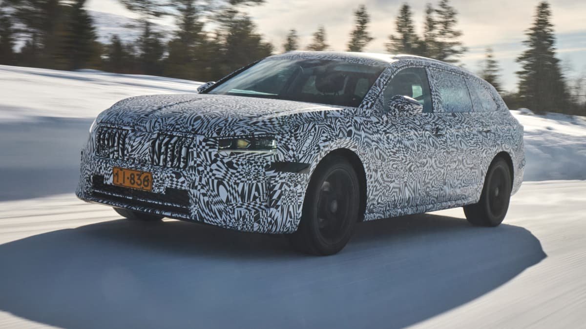 Skoda Superb base model culled, now Sportline all-wheel-drive only