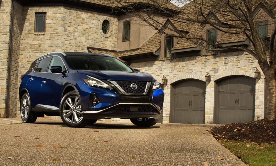 02-nissan-murano-2019-angle--blue--exterior--front.jpg