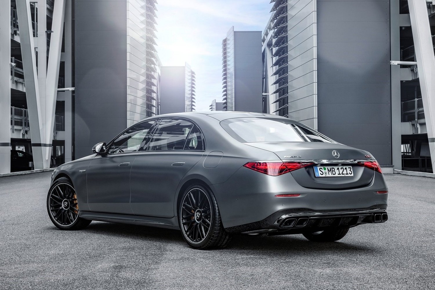 PHEV Mercedes-Benz S63 E-Performance revealed