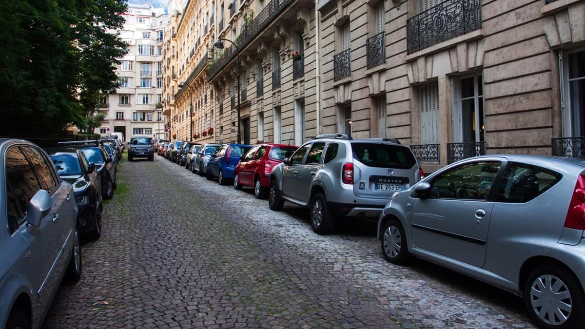 Poll: SUV drivers in Paris to be charged higher parking fees, should Australia follow?