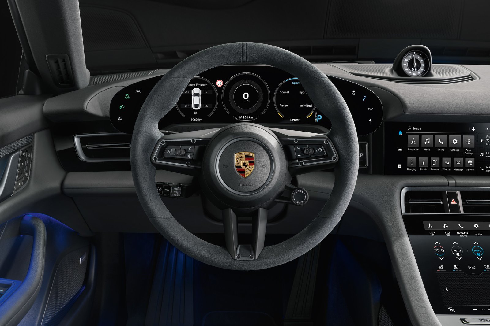 porsche-taycan-4s-2020-06-front-row--interior--steering-wheel.jpg