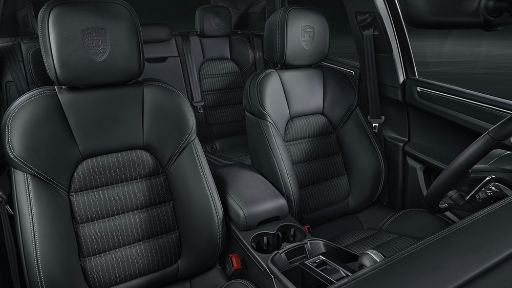 Inside the 2023 Porsche Macan T