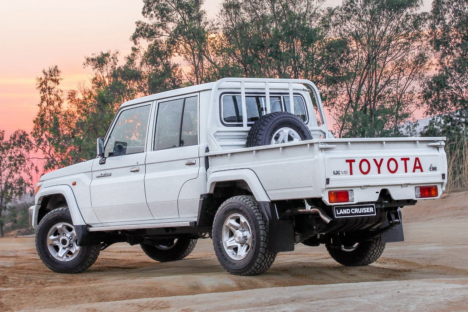 Toyota Land Cruiser 70-series getting four-cylinder engine