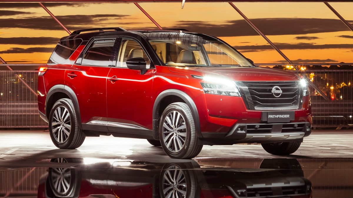 Should I buy the new 2023 Nissan Pathfinder or the old Nissan Pathfinder?-0