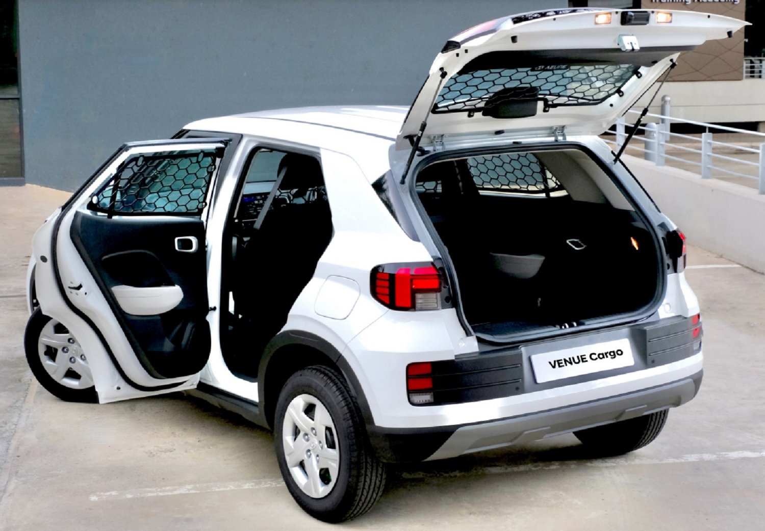Load lugging Hyundai Venue Cargo price South Africa
