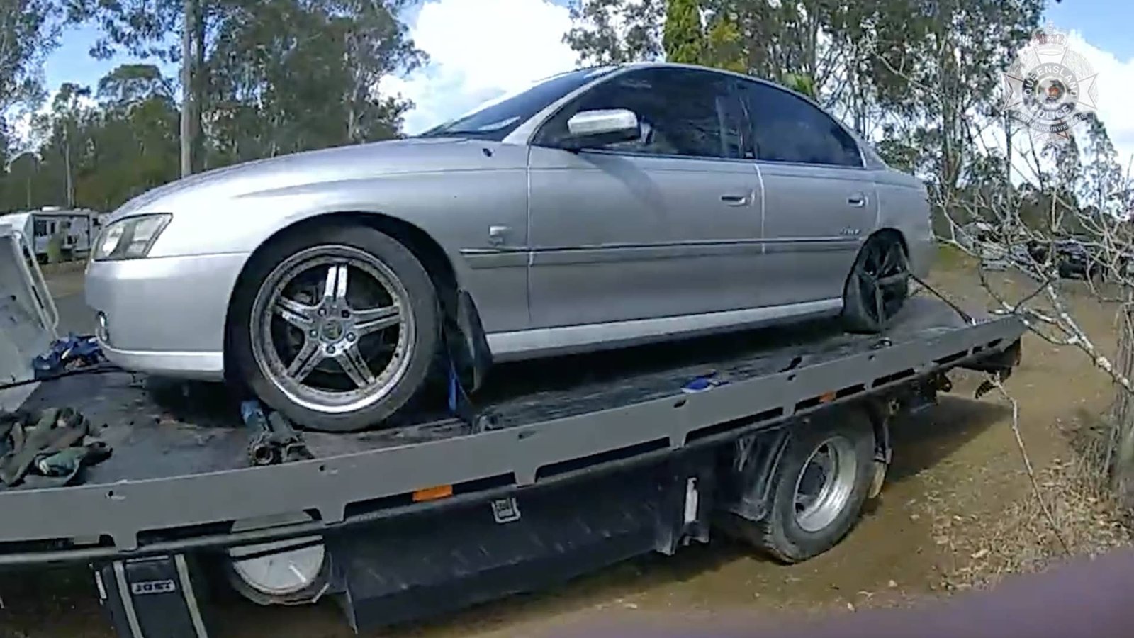 Queensland Police arrest two teenagers, seize cars in anti-hoon crackdown